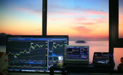 bitcoin-etfs-lose-over-800m-in-april-as-institutions-stick-with-bonds-amid-tariff-ngvIkGia.jpg