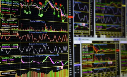 dogecoin-whales-accumulate-sol-hints-at-consolidation-as-market-takes-a-breather-ssnw2xfi.jpg
