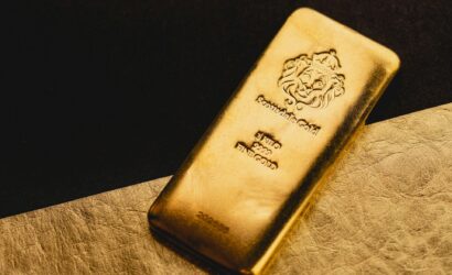 gold-soars-tech-futures-tumble-as-us-hits-china-with-higher-tariffs-3OHpfZ5v.jpg